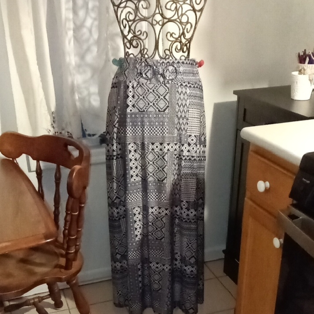 Robert Louis Black and White Geometric Maxi Skirt